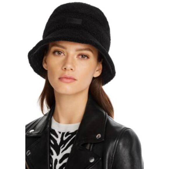 UGG Australia Accessories - NWT Ladies UGG Reversible Black Sherpa Bucket Hat Size L/ XL $65